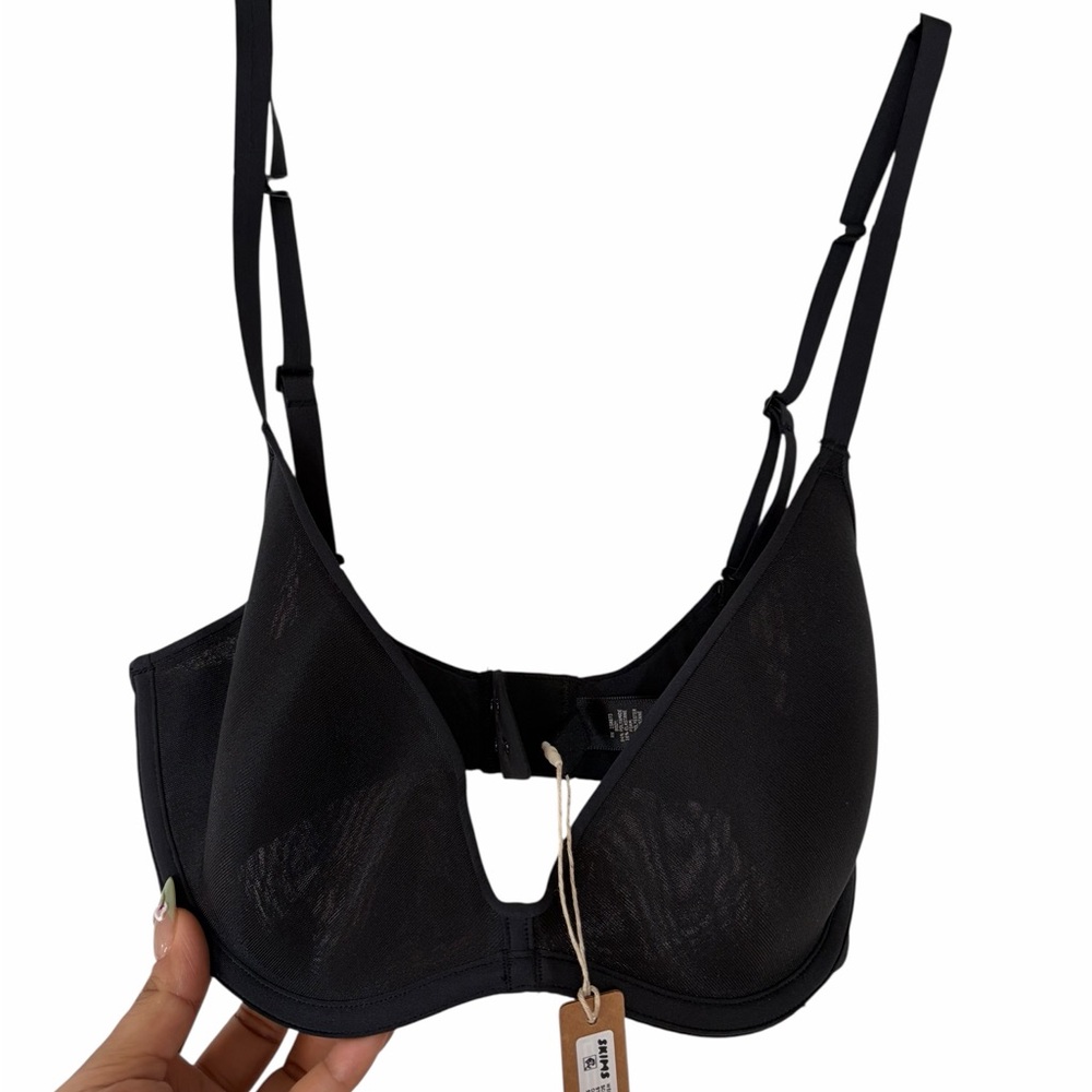 SKIMS Weightless Scoop Bra – NWT | Onyx Black | Size 32D